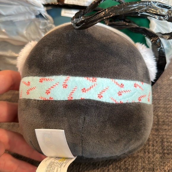 LUNA PENGUIN SQUISH 5” W/O TAGS - Picture 2 of 2